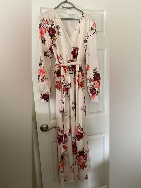 Curvedream Dresses & Skirts - Curvedream ivory long sleeve floral maxi v-neck dress, size XL, fits like L